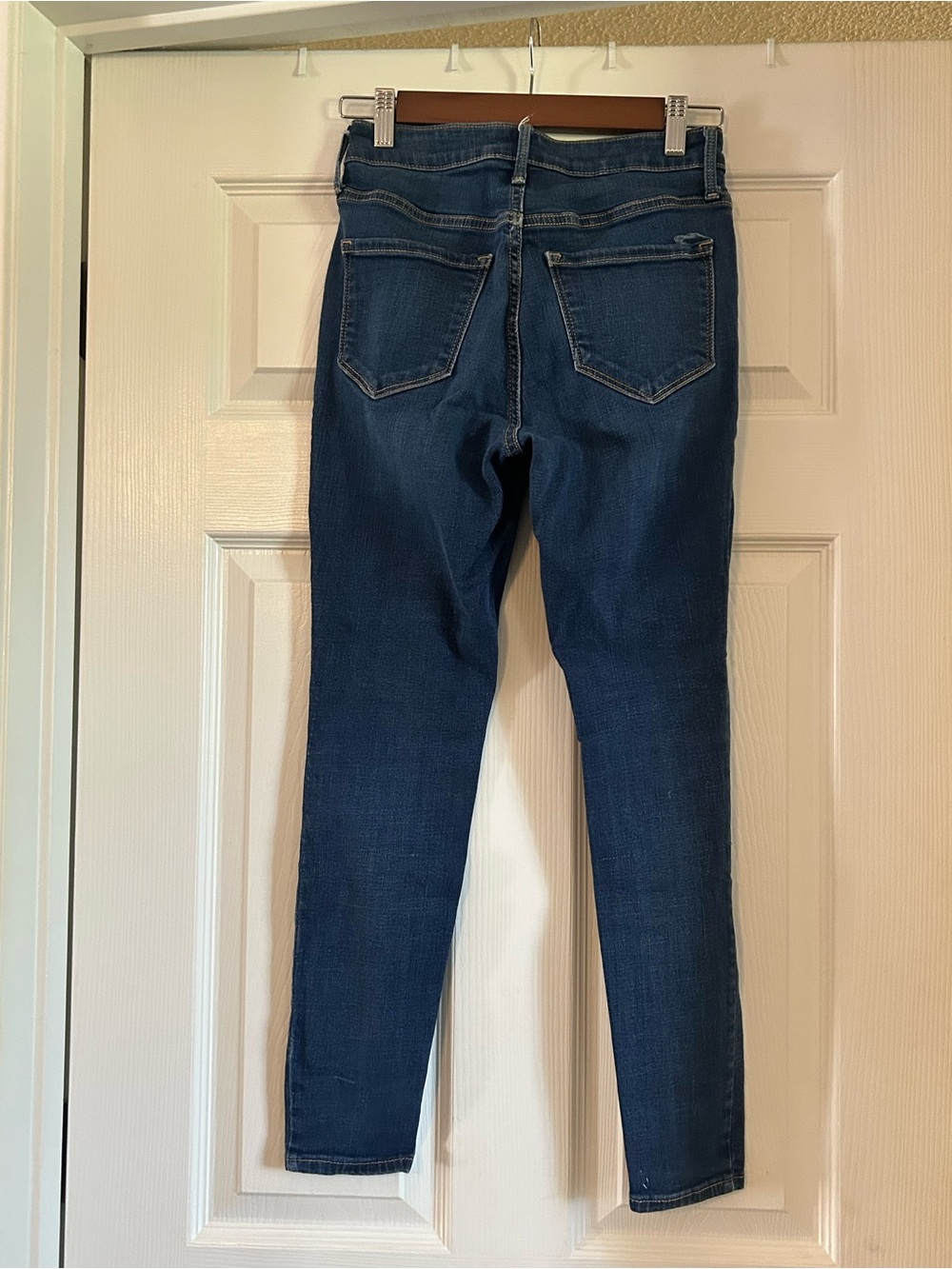 Old Navy Women's Indigo Skinny Jeans - Picture 3 of 5